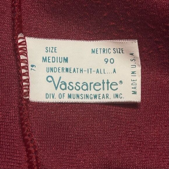 Vassarette Vintage Dark Red Velour Half Button Down Robe Sz M - Picture 11 of 13